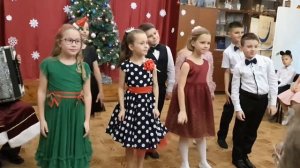 Белый снег пушистый