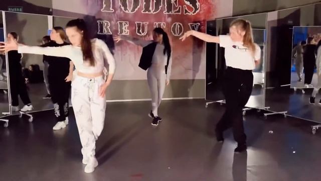 Тодес Реутов. Группа 511. смотреть онлайн