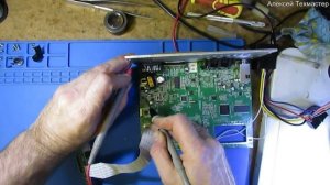 Автомагнитола PROLOGY DVU 800 не включается. The PROLOGY DVU 800 car radio does not turn on.