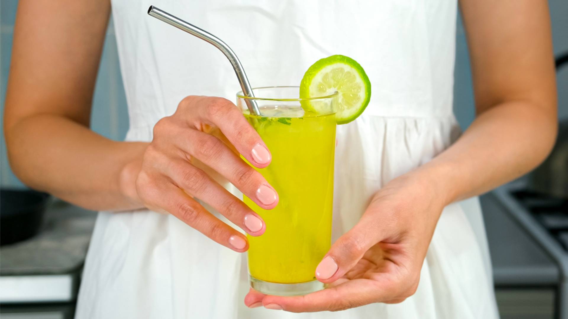 Как приготовить домашний лимонад? Простой классический рецепт. Попробуйте приготовить лимонад вместе смотреть онлайн