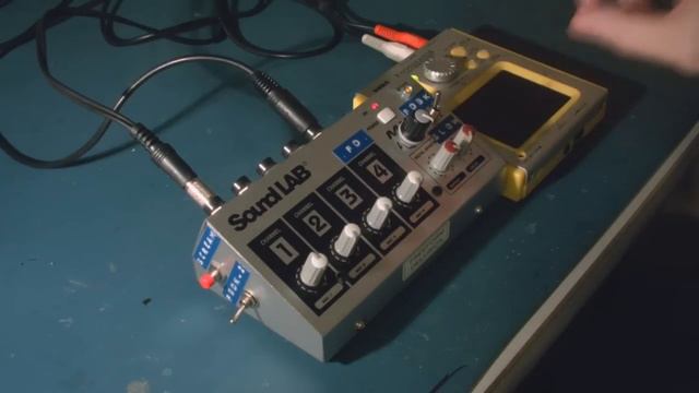 Circuit Bent Sound Lab Micro Echo Mixer G105C by freeform delusion смотреть онлайн