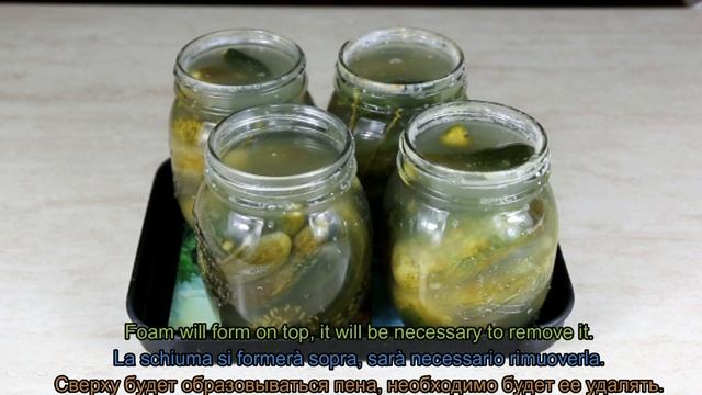 Соленые огурцы на зиму в банках как бочковые. Fermented cucumbers. Cetrioli fermentati смотреть онлайн