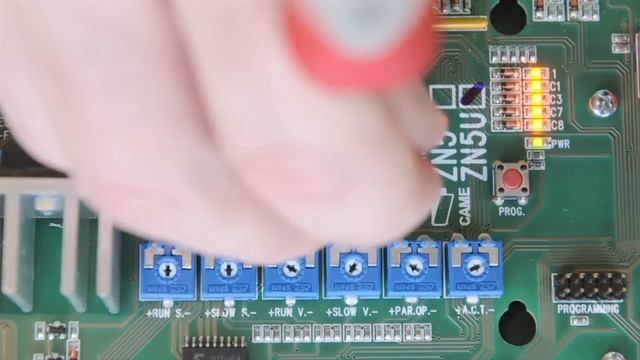 Programming a LiftMaster-CAME BX-243 Slide Gate Opener смотреть онлайн