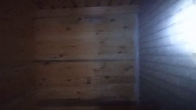 думал..,крыша протекла! А это конденсат на потолке... смотреть онлайн