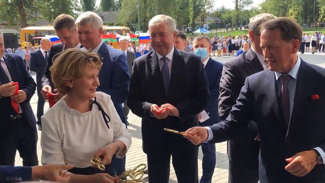 Открытие школы в Стрелице смотреть онлайн