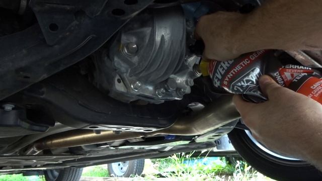 Differential Gear Fluid Change with AMSOIL 75W-90 Severe Gear Oil Easy Pack смотреть онлайн