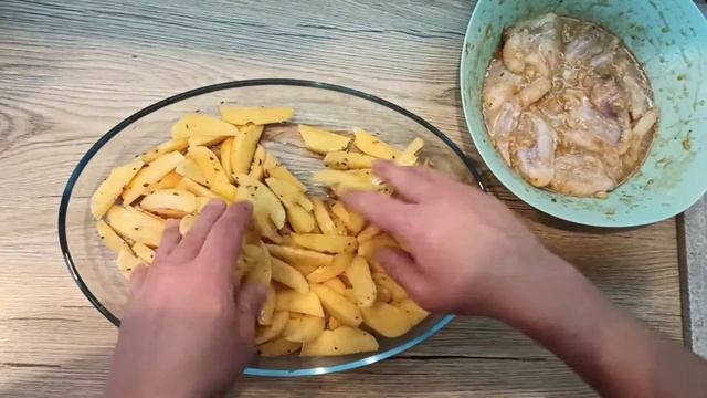 куриные крылышки в соусе и картофель по-деревенски/ Recipe chicken wings potatoes recipe смотреть онлайн