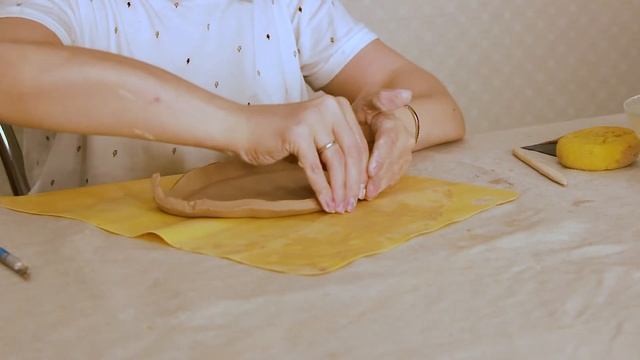 Тарелка лист в технике пласта. Лепим руками смотреть онлайн