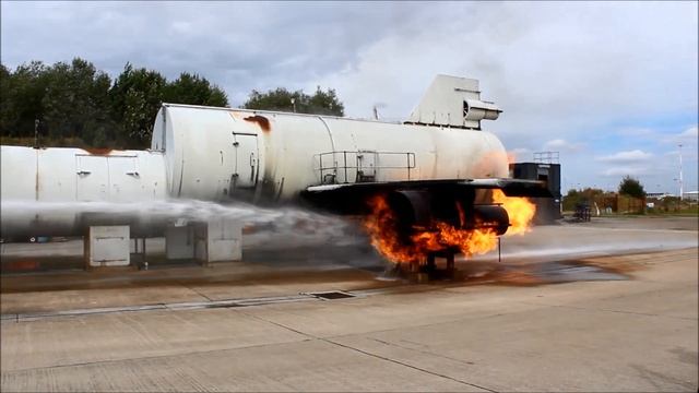 New Oshkosh Striker fire & rescue truck смотреть онлайн