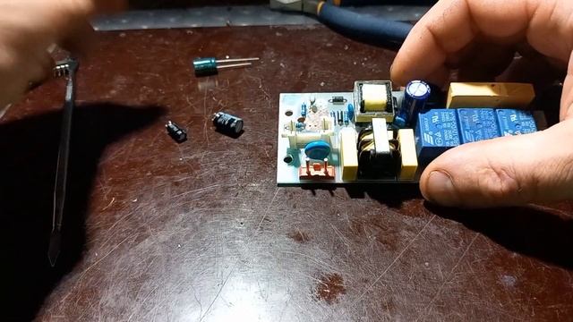 Ремонт платы управления вытяжкой "Пирамида" смотреть онлайн