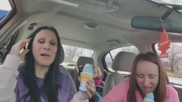 Just a mess today LOL but Trying the new Dairy Queen Cotton Candy Dip cone with bloopers :) смотреть онлайн