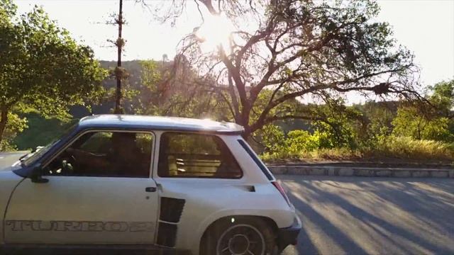 Aerial Camera Renault 5 Turbo 2. Hollywood Sign. Griffith Observatory. Los Angeles, California. смотреть онлайн