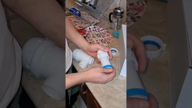 Как правильно собрать и установить сифон на кухонной мойке? смотреть онлайн