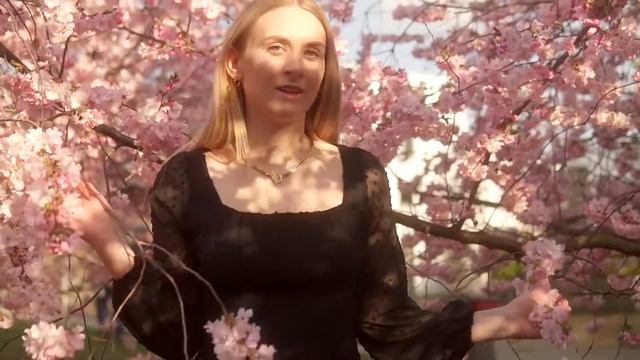 Blossom Vibes - Sophia Blossom (Cinematic Portrait) смотреть онлайн