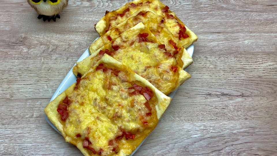 Вкусный завтрак для всей семьи! Горячие бутерброды на слоеном тесте