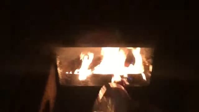 Ускоренный розжиг печи при помощи бензина :) смотреть онлайн