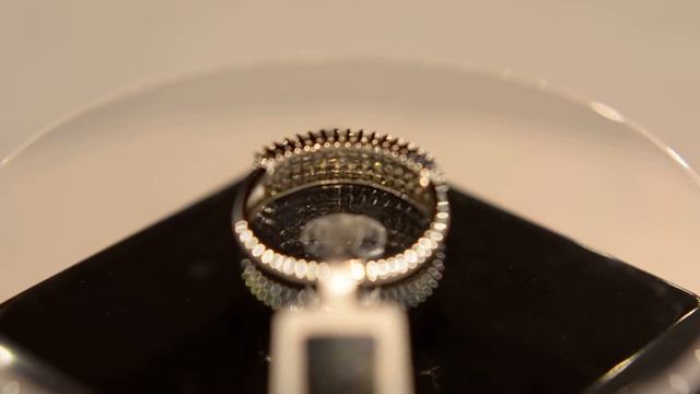 Zelta gredzens ar briljantiem 0.75ct - Золотое кольцо с бриллиантами 0.75ct Diamond ring смотреть онлайн