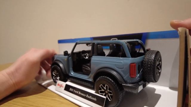 1:18 Maisto Ford Bronco Badlands смотреть онлайн
