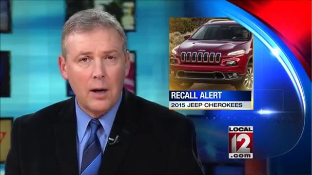 Fiat Chrysler recalls nearly 94,000 Jeeps due to fire risk смотреть онлайн