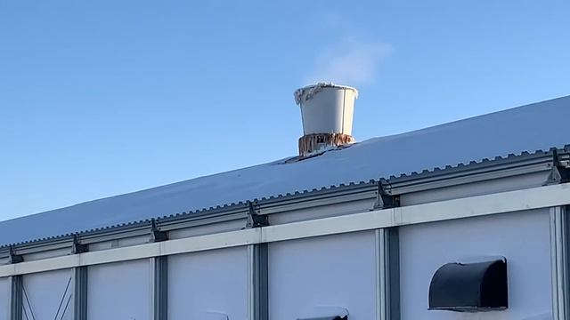 Вытяжной камин в птичнике зимой смотреть онлайн