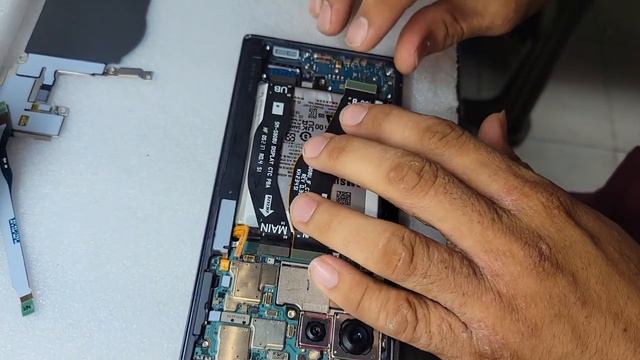 Замена экрана Samsung Galaxy S22 Ultra Cracked Screen Restoration - LCD Screen How To Change смотреть онлайн