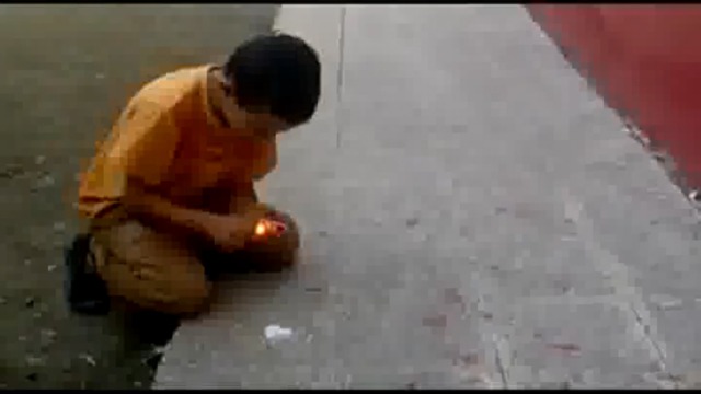 Ребёнок поджег порох смотреть онлайн