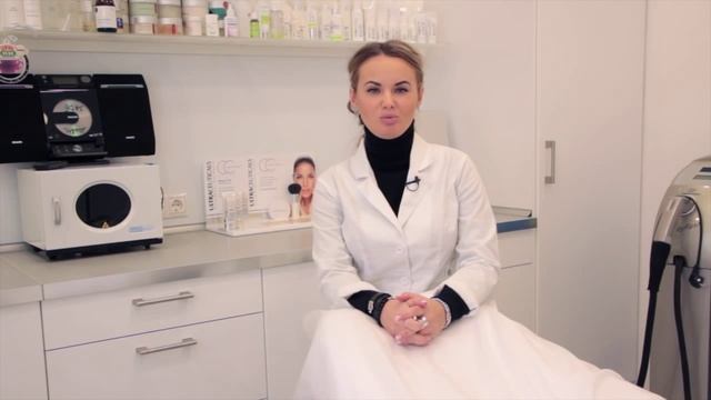 Уход за кожей вокруг глаз: убрать мешки, синяки, круги. Врач-косметолог [Cosmetolove выпуск 5] смотреть онлайн