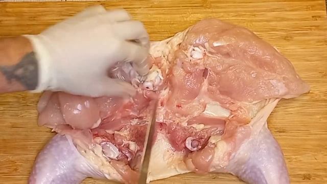 Урок по разделки курицы на чистое филе для рулетов! смотреть онлайн