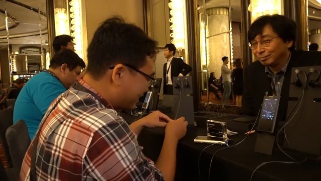 Trải nghiệm nhanh IER-M7 và IER-M9 cùng với một trong những người tạo ra nó: Koji Nageno смотреть онлайн