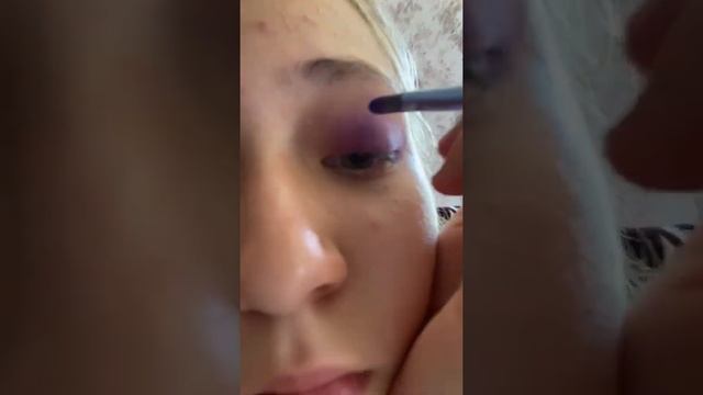 КАК СДЕЛАТЬ ФИОЛЕТОВЫЙ МАКИЯЖ ? / ЯРКИЙ МАКИЯЖ ГЛАЗ/ #shorts #макияж смотреть онлайн