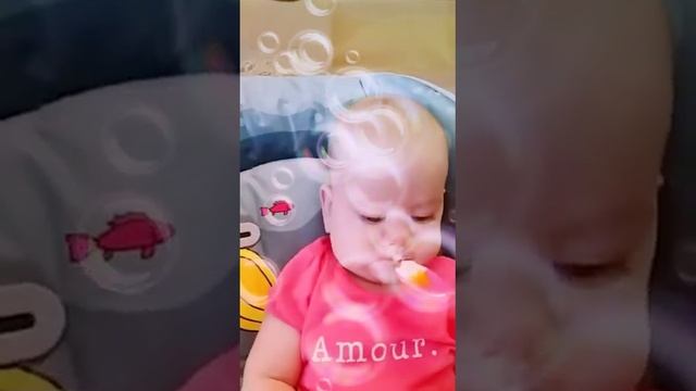 Реакция ребенка на творог с персиком смотреть онлайн