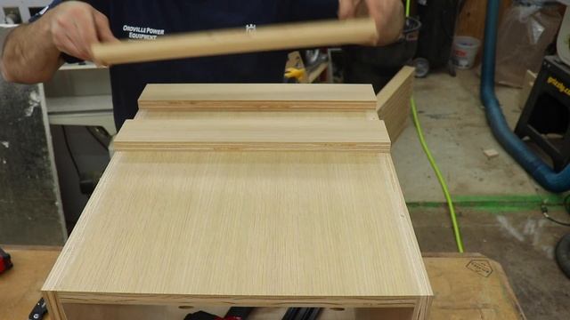 DIY bench using ONLY plywood! / Wood planter. смотреть онлайн