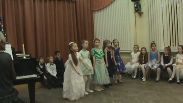 Снова праздник к нам пришел