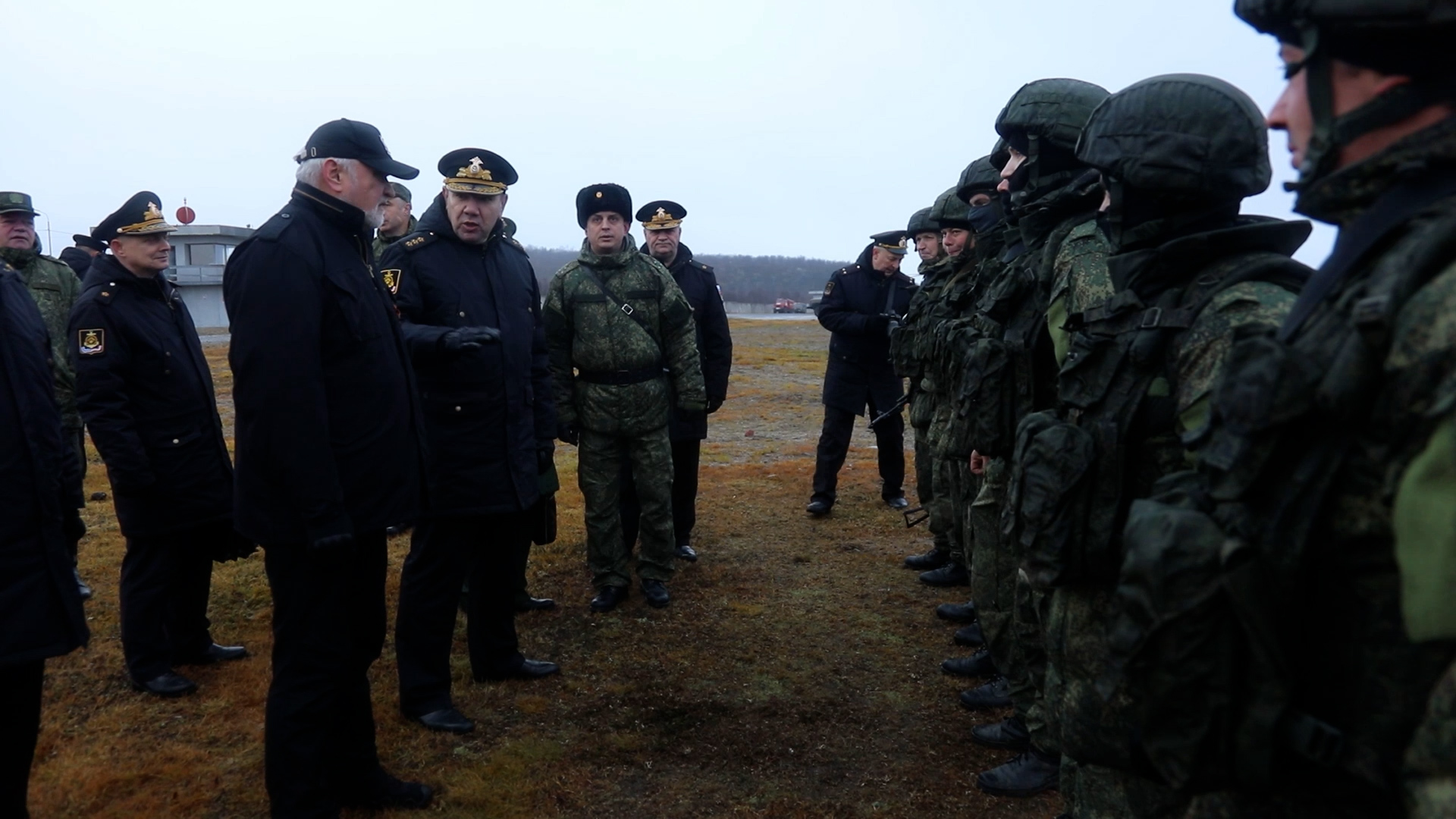 Встреча с военнослужащими из Республики Коми на боевом слаживании в Мурманской области смотреть онлайн