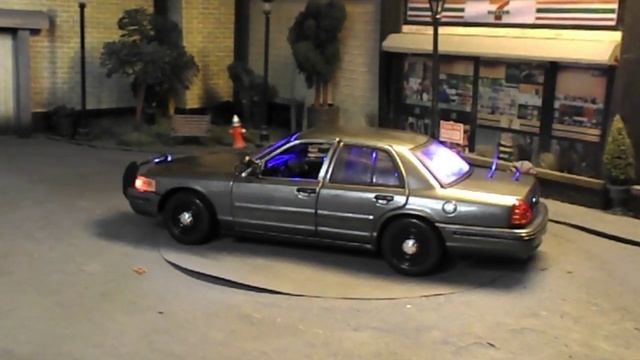 Unmarked Police 1/18 scale Ford Crown Victoria with lights смотреть онлайн