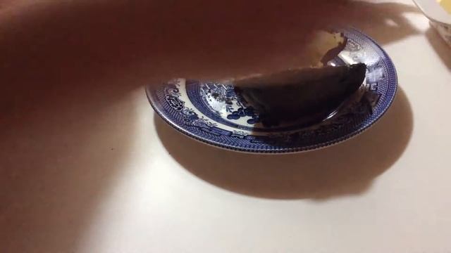 Как мы жарим картошку и кукурузу на костре / Печёная картошка и кукуруза в фольге. смотреть онлайн