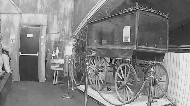 В британском музее камера зафиксировала призрака (Интересные факты о призраках) смотреть онлайн