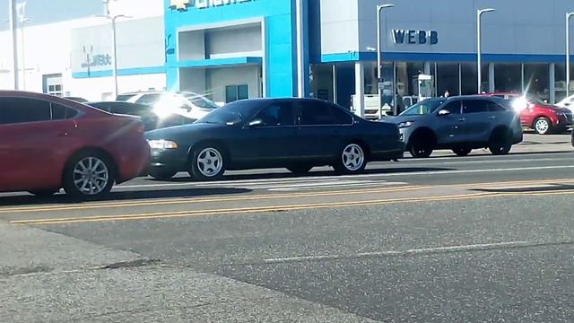 Spotted another 1996 Chevrolet Impala SS in Oak Lawn, Illinois. смотреть онлайн