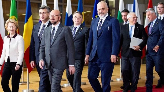 "Кидалово" России для Евросоюза! Последний гвоздь в крышку Европу// ЕС хочет в состав России! смотреть онлайн