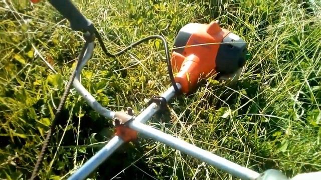 Мотокоса Husqvarna.Косим траву. смотреть онлайн