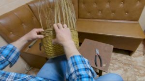 ОЧЕНЬ ПРОСТОЕ И КРАСИВОЕ ЗАВЕРШЕНИЕ КОРЗИНЫ #лозоплетение