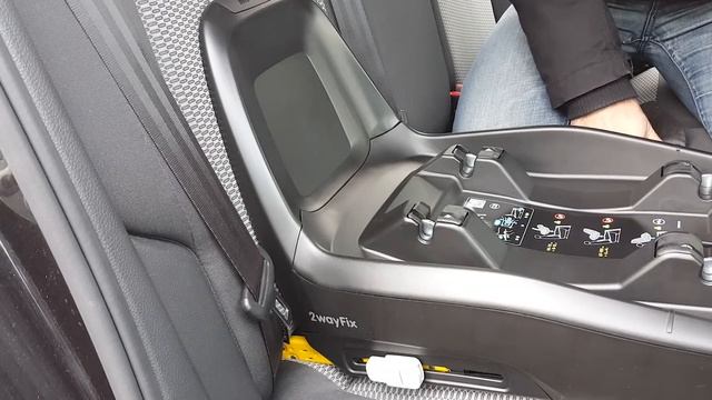 Einbau Maxi Cosi 2wayFix & 2way Pearl in VW Polo смотреть онлайн
