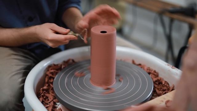 How to Throw, Trim and Glaze a Cylindrical Bud Vase — Narrated Version смотреть онлайн