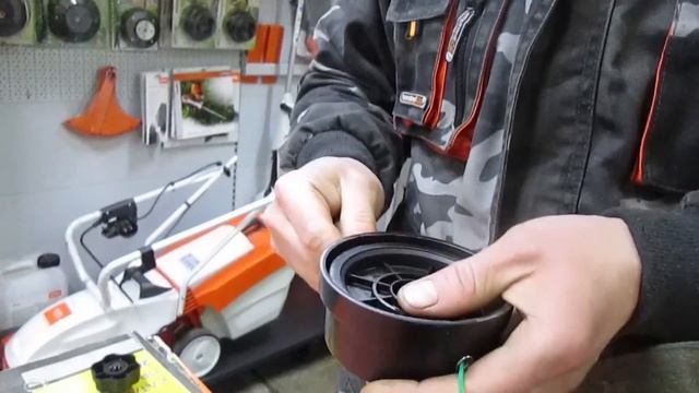 BOSCH ART 37 - электрическая коса. Как заправить косильную голову. смотреть онлайн