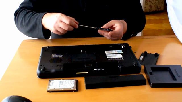 How to upgrade HDD to a SSD on the Toshiba laptop смотреть онлайн