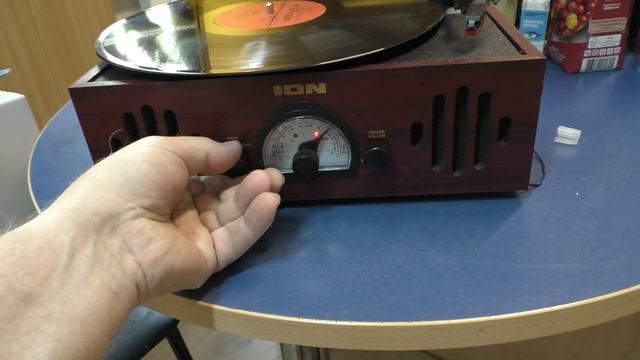 Дешевый проигрыватель винила ION смотреть онлайн
