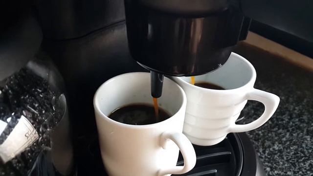 Espresso machine dispensing 2 cups of espresso смотреть онлайн