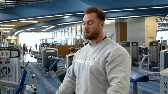 Chris Bumstead & Iain Valliere | The Workout We Use to Grow Arms ? смотреть онлайн