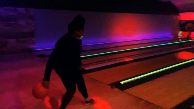 TOOK MY FAMILY BOWLING FOR RACHEAL’S 3RD BIRTHDAY..... PART 1 смотреть онлайн