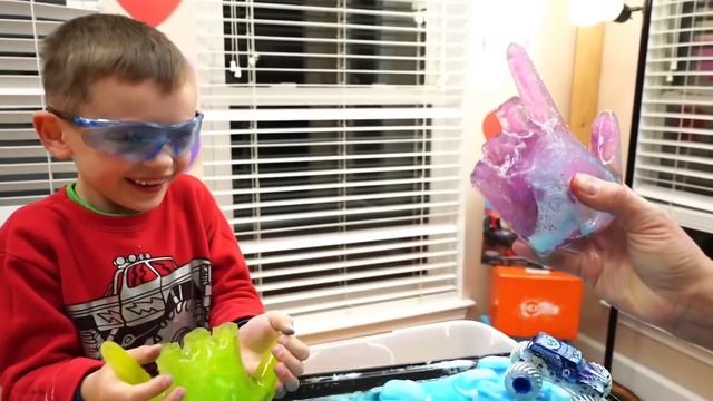 Valentine’s Day 80 Minute Compilation Monster Trucks & Plastic Army Men смотреть онлайн